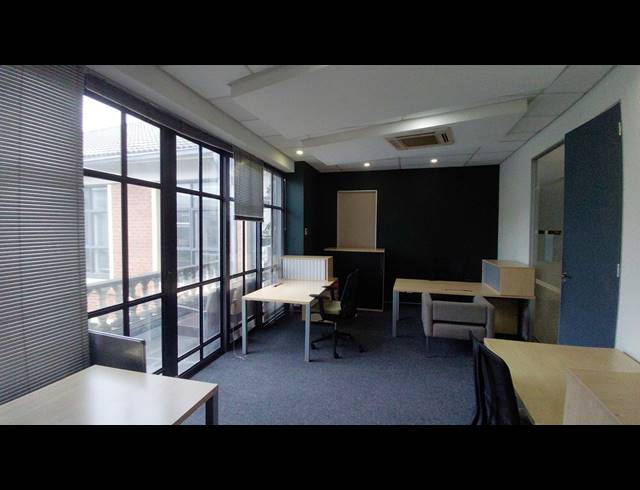 46M² OFFICE TO LET IN FOURWAYS